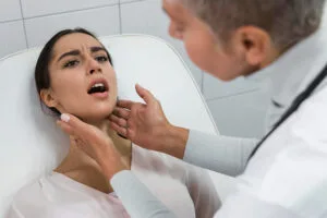 exame para procedimento cirúrgico para a remoção das amígdalas palatinas